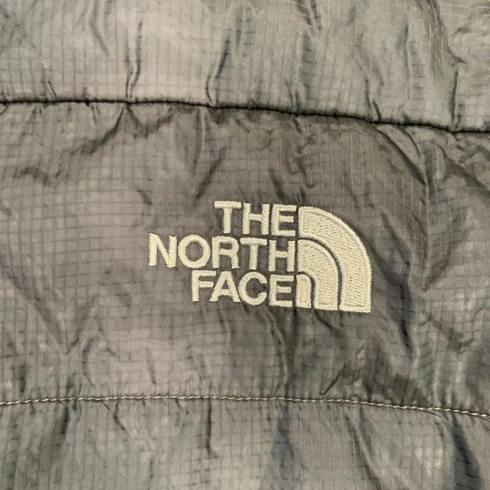 The North Face Puffer Jacket Mens Large Gray Full Zip Hiking Windbreaker
